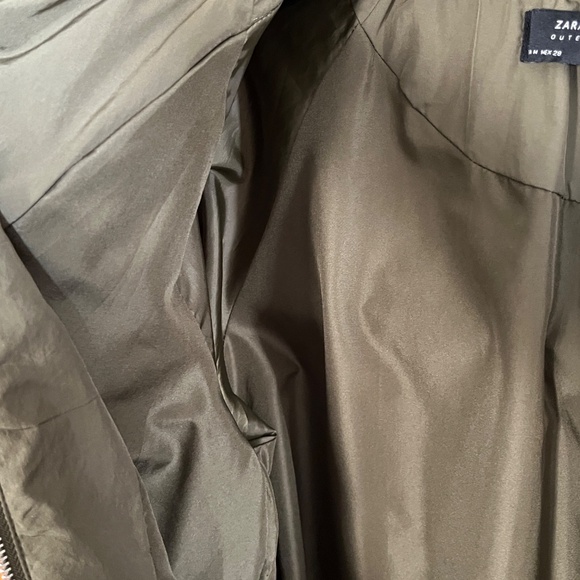 Light and silky Zara (M) drawstring khaki jacket, windbreaker, with pockets. - Picture 7 of 16